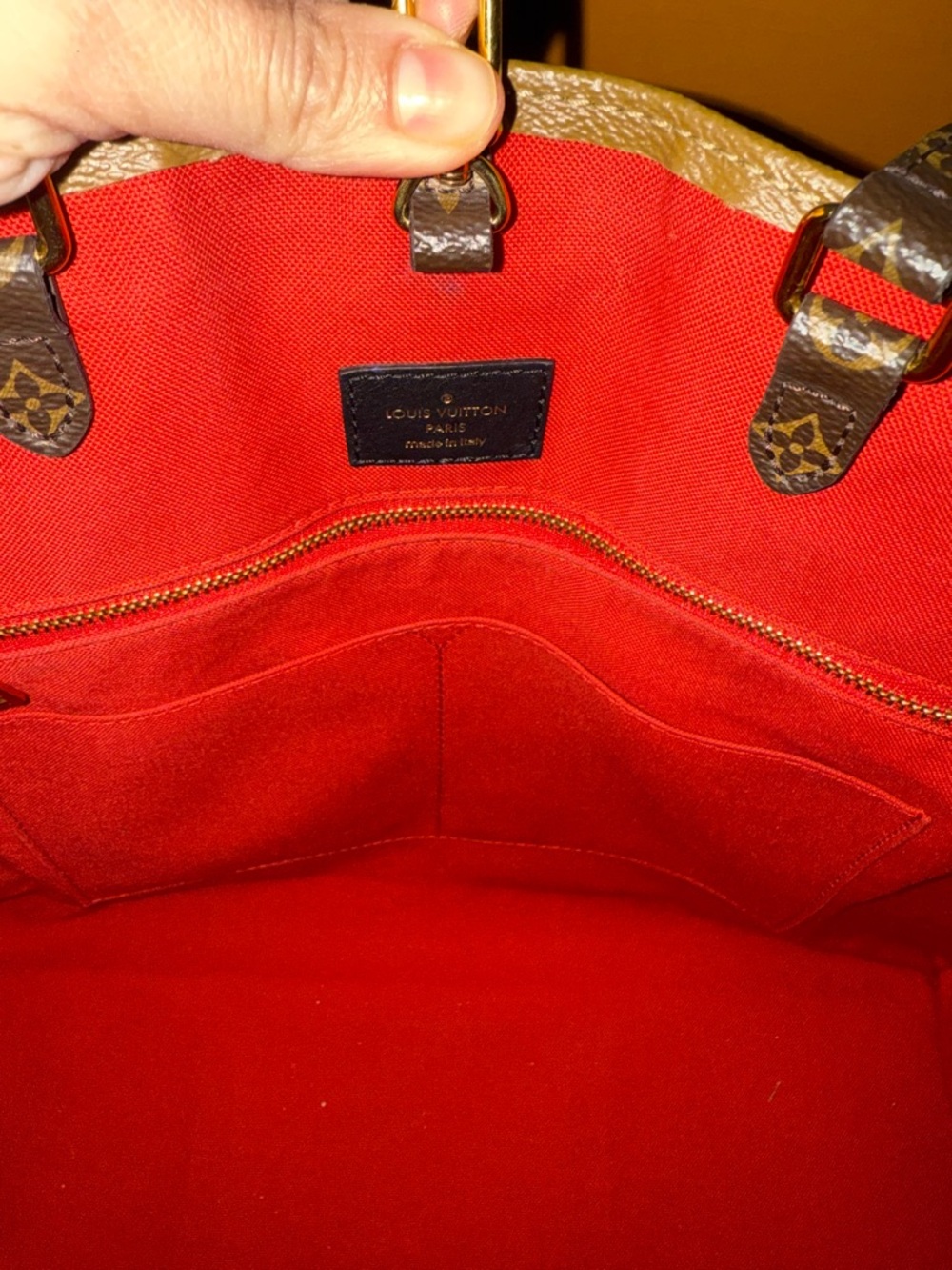LOUIS VUITTON
Reverse Monogram Giant Onthego GM - Picture 7 of 11